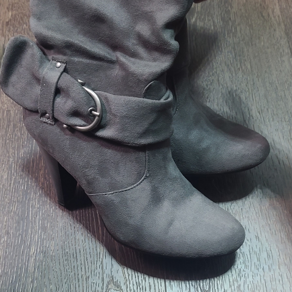 Women's Boots - Picture 4 of 4